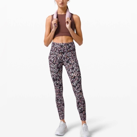 LULULEMON - Fast and Free Tight II 25" *Non-Reflective Nulux
Kaleidoscopic Pink - Picture 1 of 11